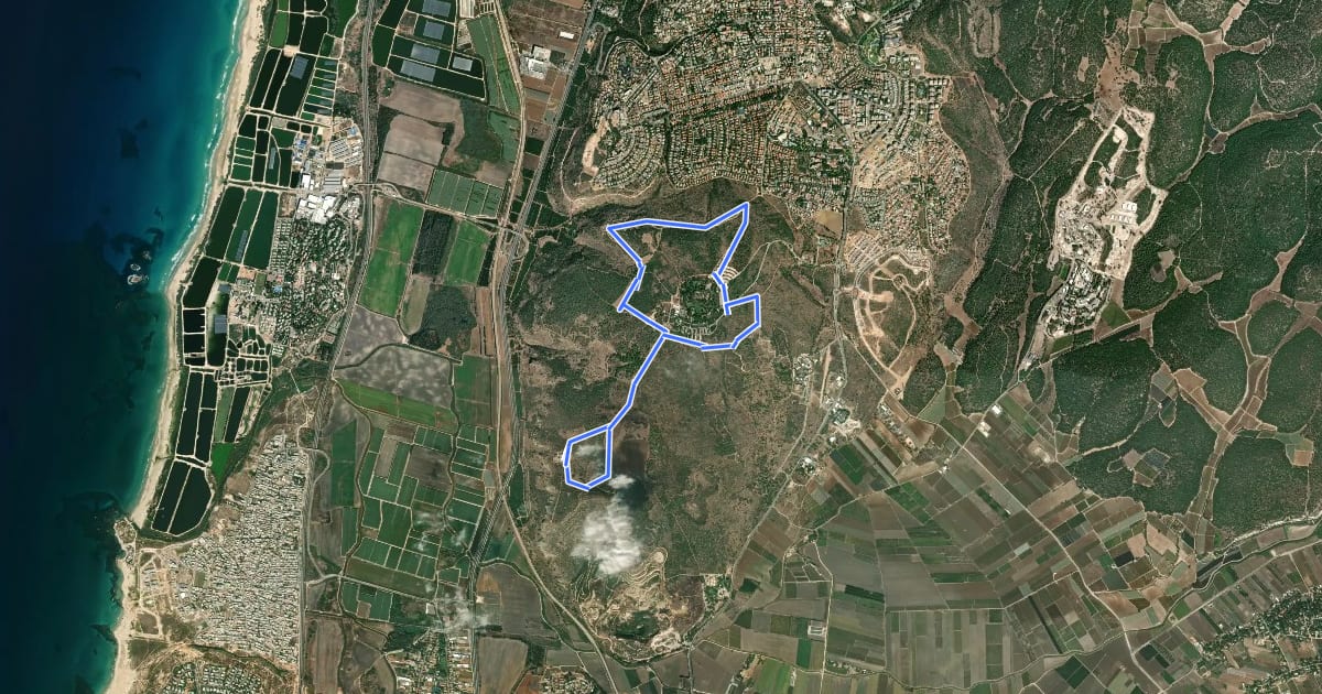 Маршрут שביל החורש (התכלת) на спутниковом снимке