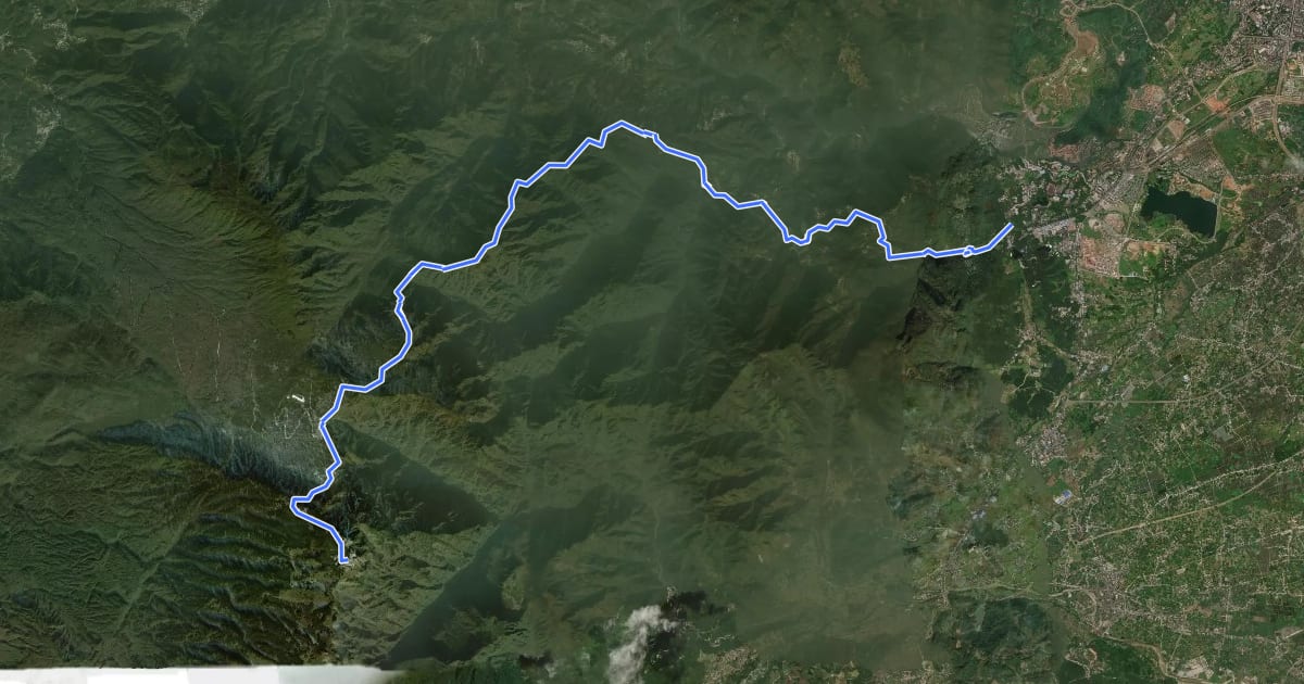 Маршрут 峨眉山登顶路（经万年寺） на спутниковом снимке