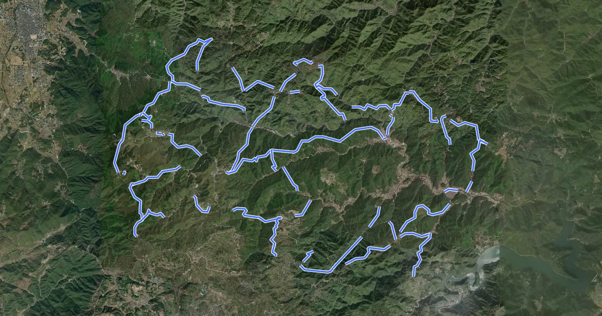 Маршрут 鹿亭登山步道 на спутниковом снимке