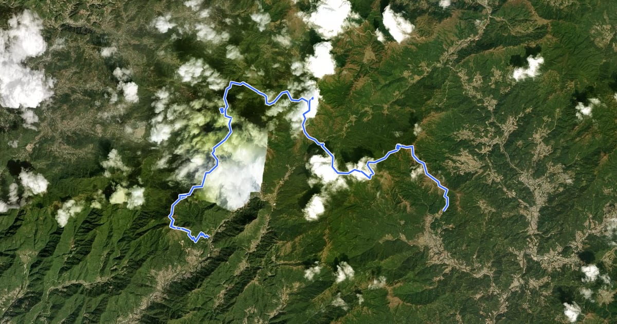 Маршрут 茂名六大顶连穿 на спутниковом снимке