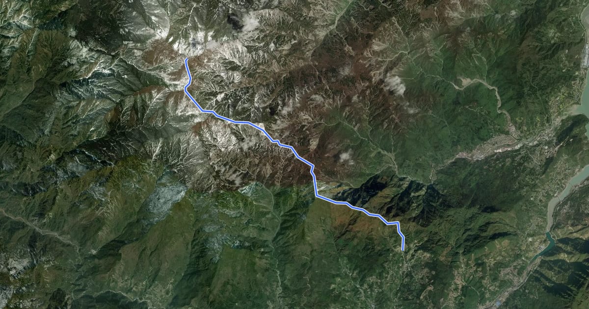 Маршрут 盘龙山徒步线路 на спутниковом снимке