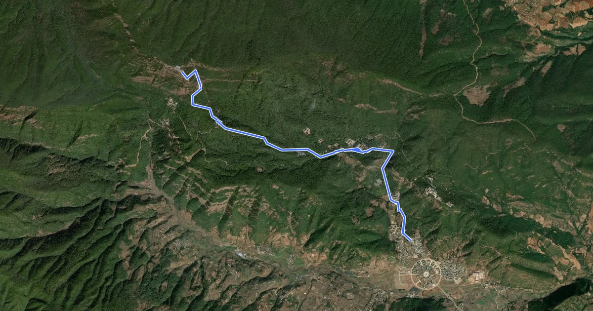 Маршрут 鸡足山景区步道 на спутниковом снимке
