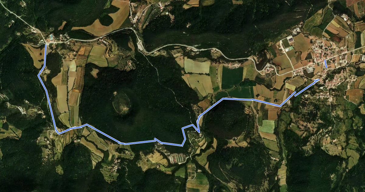 Маршрут 3 Tram Santa Pau - Volcà de Santa Margarida - Can Xel на спутниковом снимке