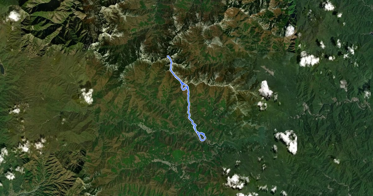 Маршрут 鴨沢-雲取山登山道 на спутниковом снимке