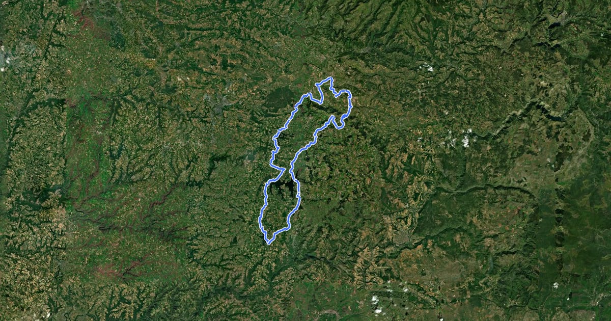 Маршрут 4 lacs du Lévézou на спутниковом снимке