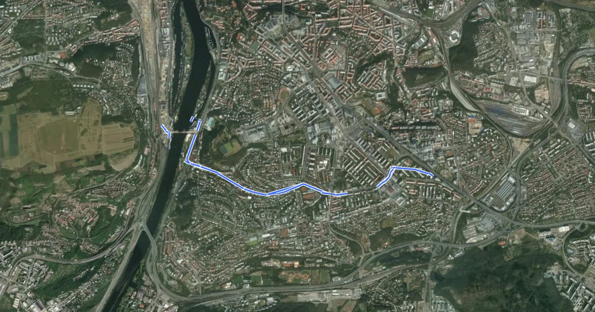 Маршрут A221, navržená, částečně realizováno cyklopruhy на спутниковом снимке