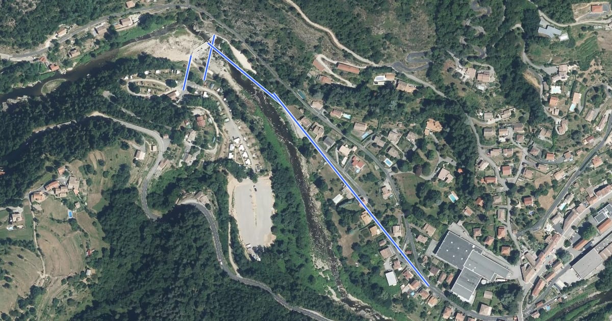 Маршрут Accès Dolce Via camping municipal du Cheylard на спутниковом снимке