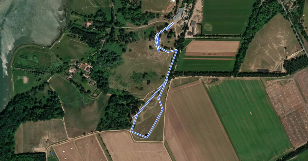 Маршрут Accessible Route to the Royal Burial Ground (Yellow Route), Sutton Hoo на спутниковом снимке