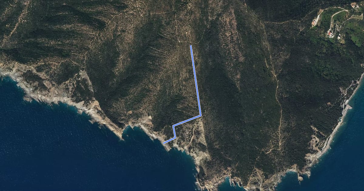 Маршрут Accesso alla via di arrampicata Salto nel Blu на спутниковом снимке