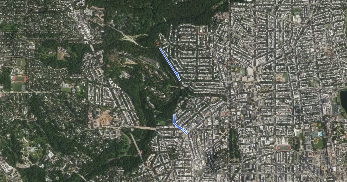 Маршрут Adams Mill Road Northwest на спутниковом снимке
