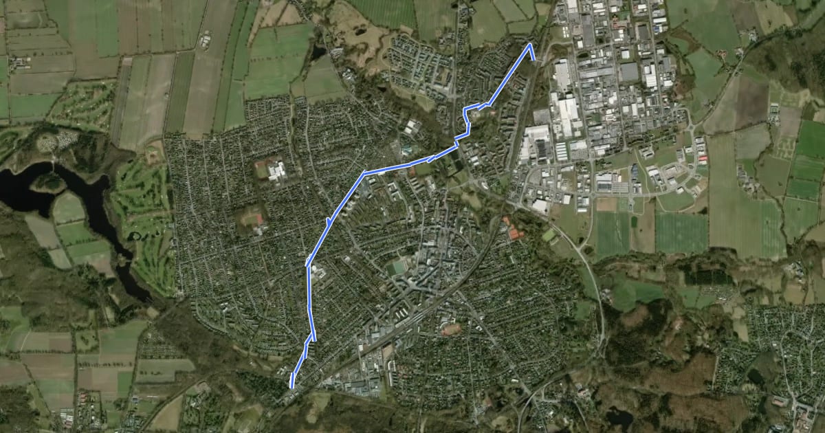 Маршрут Ahrensburg Veloroute A2 Ahbg. U-West <=> Bahnhof Ahbg. Gartenholz на спутниковом снимке