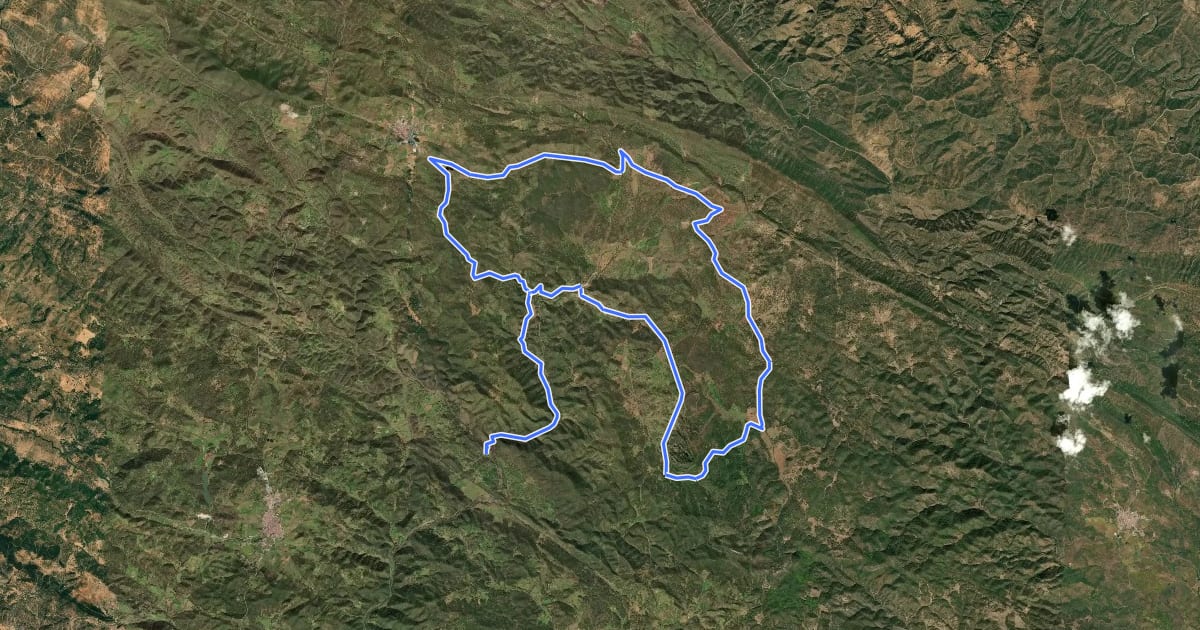Маршрут Alanís - Cerro del Hierro - San Nicholás del Puerto на спутниковом снимке
