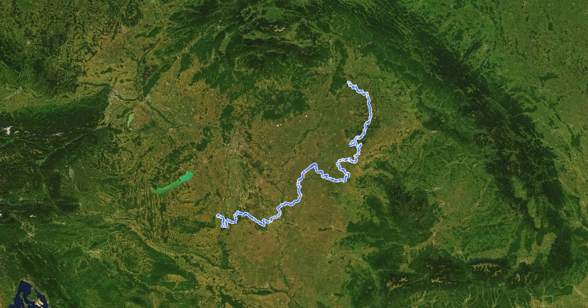 Маршрут Alföldi Kéktúra (Sátoraljaújhely – Dévaványa – Szekszárd) на спутниковом снимке