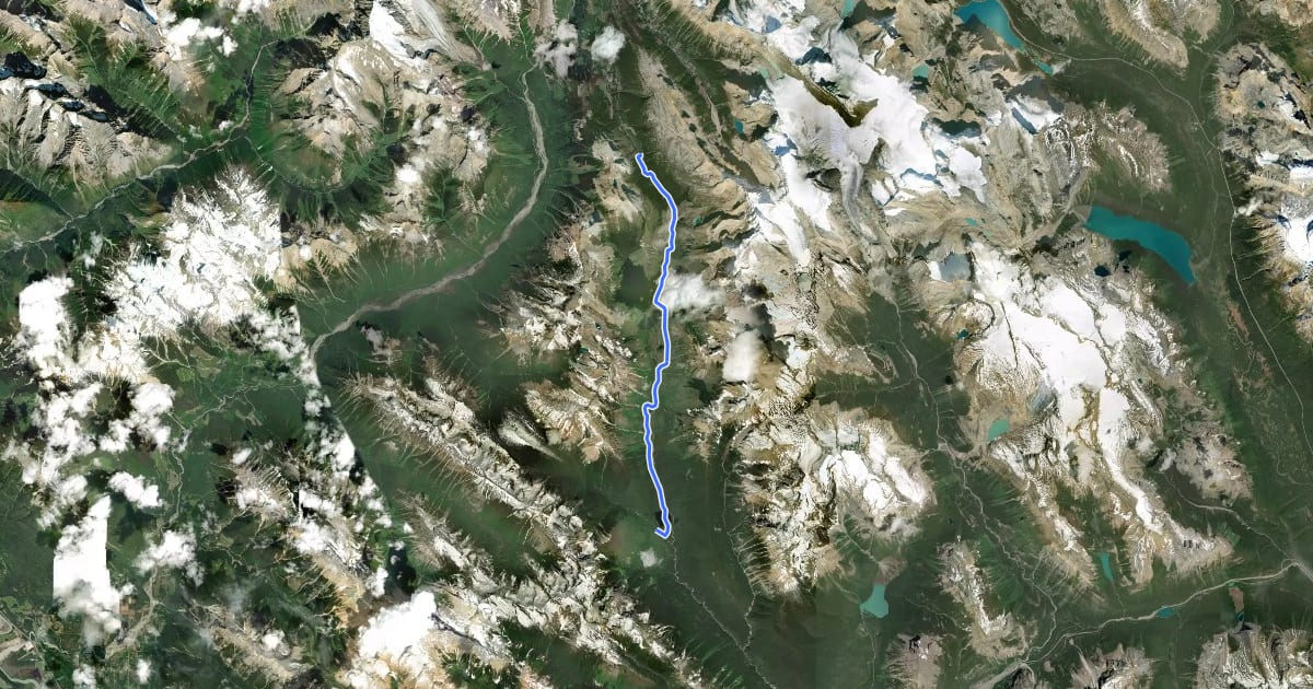 Маршрут Amiskwi Pass Trail на спутниковом снимке