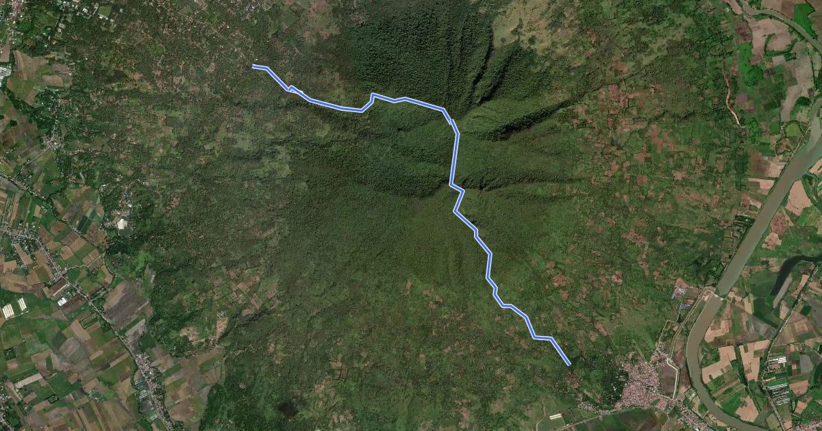 Маршрут Arayat Traverse на спутниковом снимке