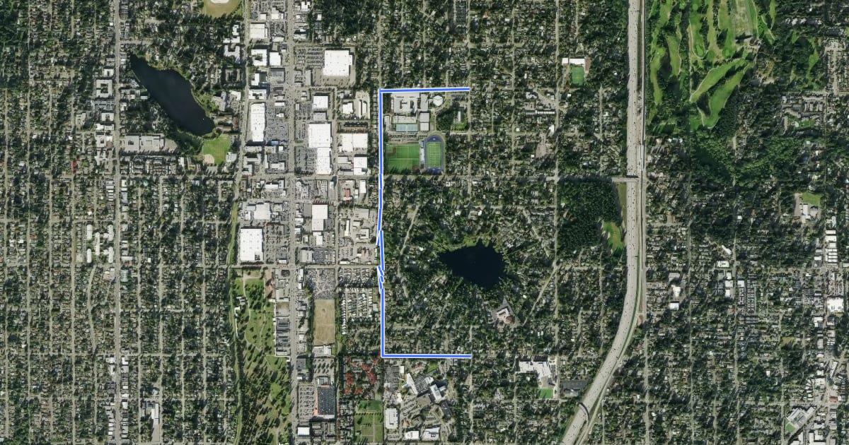 Маршрут Ashworth Ave N Neighborhood Greenway на спутниковом снимке