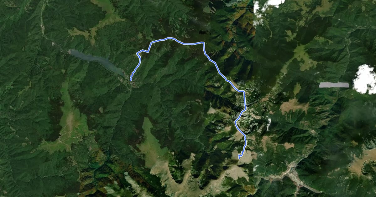 Маршрут Șaua Iepii – Vârful Custurii – Vârful Bloju – Vârful Pietrii – Vârful Cununii – Vârful Murgani – Vârful Sturu – Vârful Zănoaga – Poiana Mărului на спутниковом снимке
