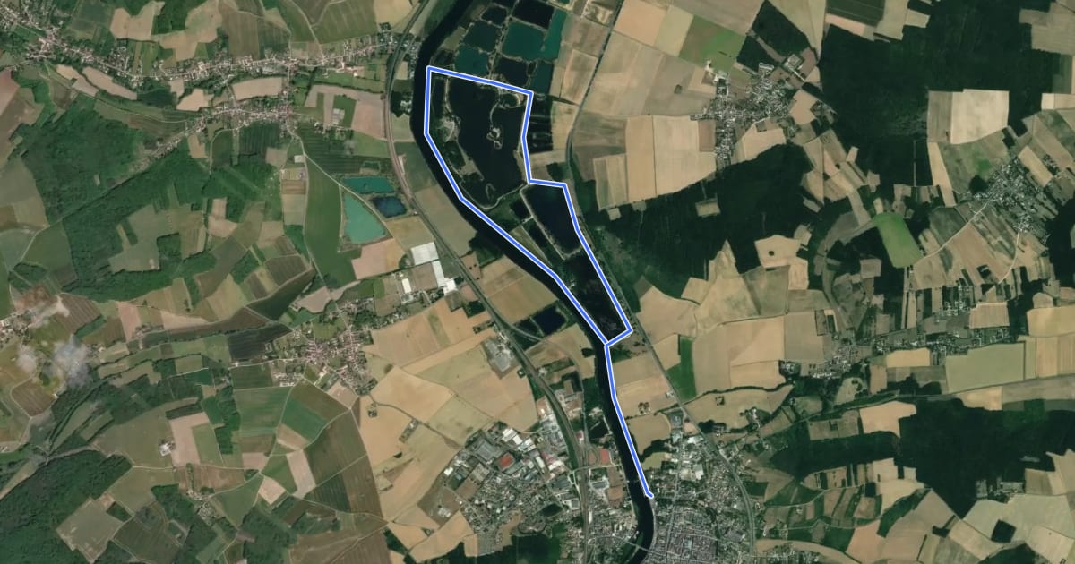 Маршрут Autour des Plans d'Eau de Villeneuve-sur-Yonne на спутниковом снимке