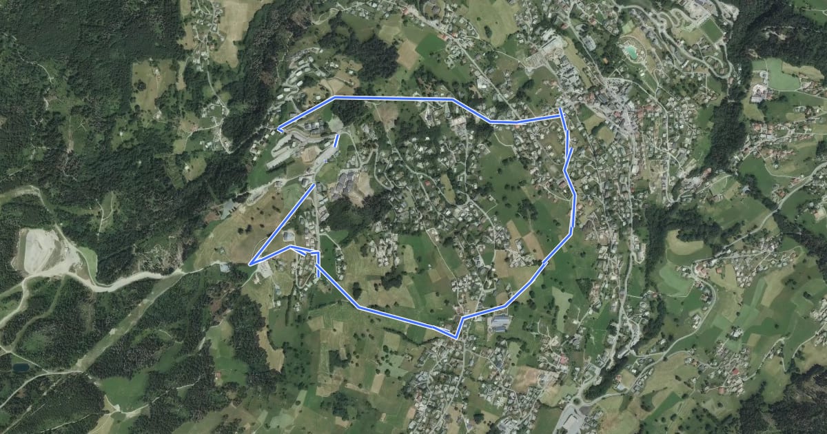 Маршрут Balade panoramique du Haut-Combloux на спутниковом снимке