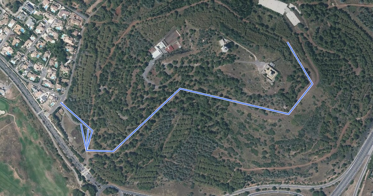 Маршрут Ballade du mont St Loup на спутниковом снимке