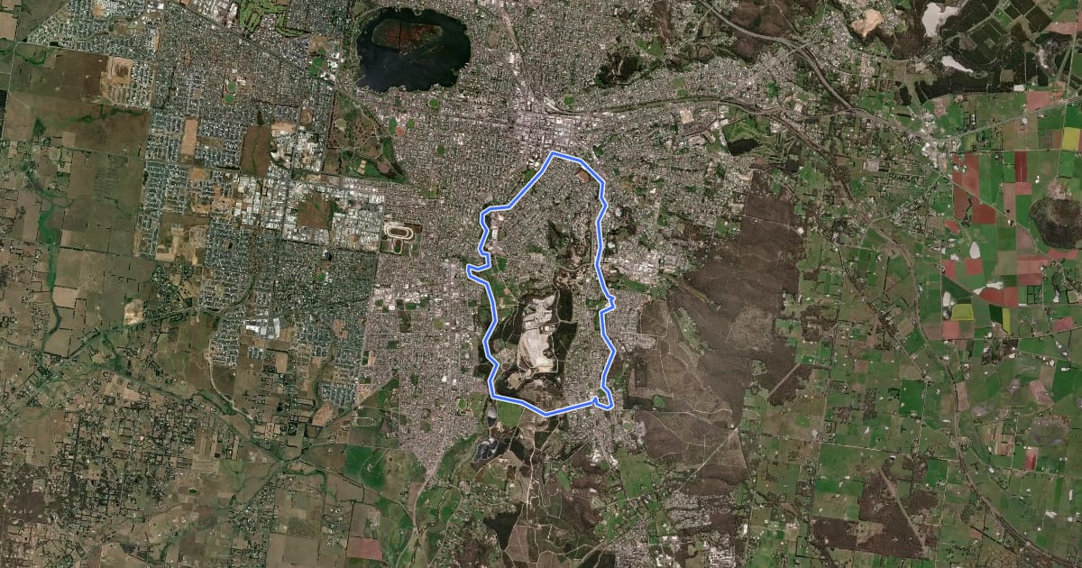 Маршрут Ballarat Circuit: The Great Dividing Trail Network на спутниковом снимке