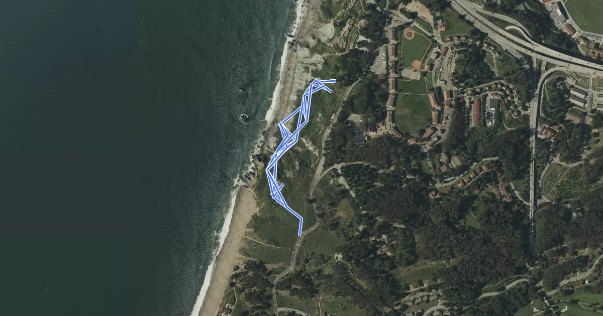 Маршрут Batteries to Bluffs Trail на спутниковом снимке
