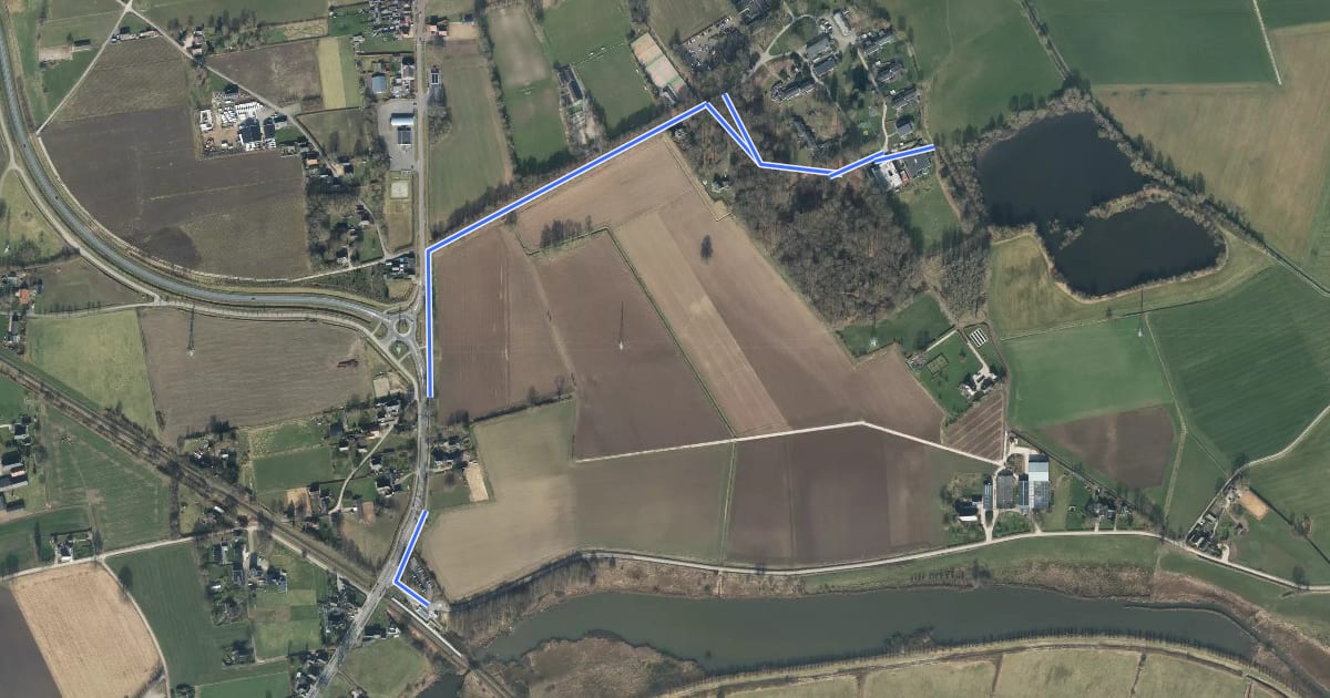 Маршрут Beekweidenpad Aanlooproute Empe на спутниковом снимке