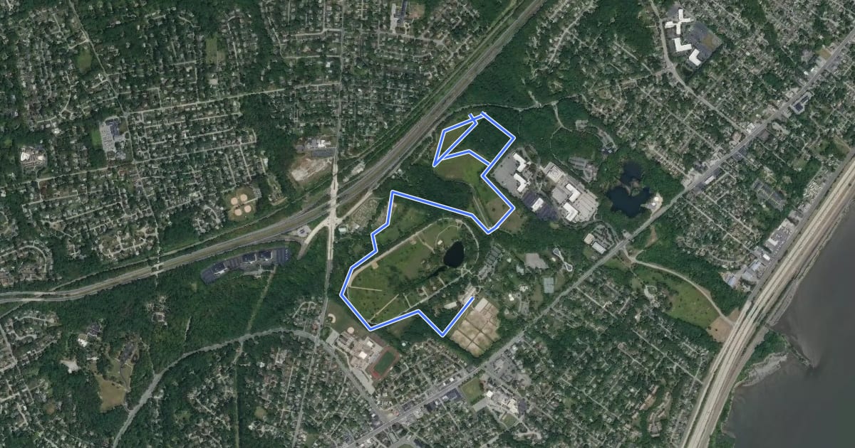 Маршрут Bellevue Park - Equestrian Trail на спутниковом снимке