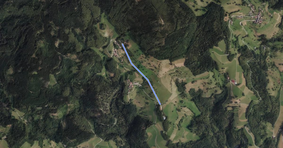 Маршрут Blauen Waldparkplatz - St. Bernhardshütte на спутниковом снимке