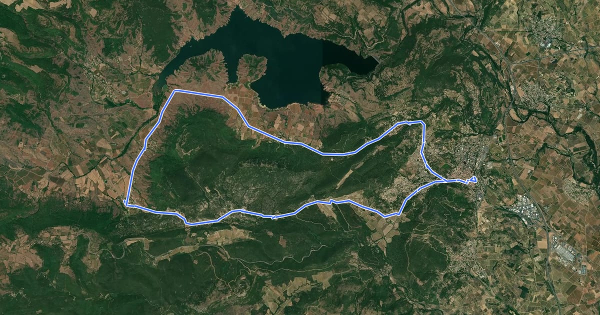 Маршрут BOUCLE CYCLO N°11 – LE LAC DU SALAGOU ET LE CIRQUE DE MOURÈZE на спутниковом снимке