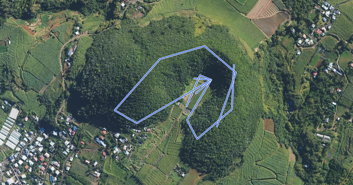Маршрут Boucle de Piton Mont Vert на спутниковом снимке