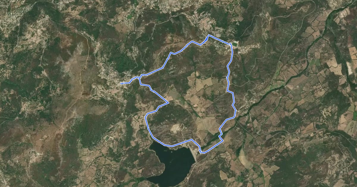 Маршрут Boucle du barrage de Codole на спутниковом снимке