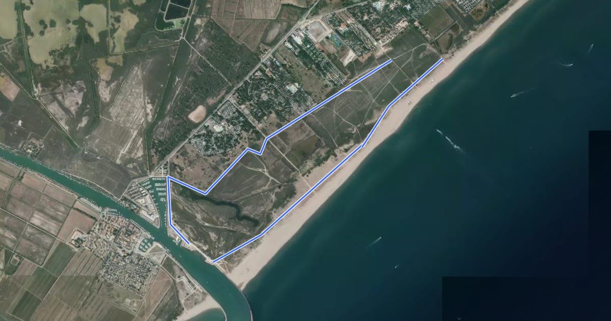 Маршрут Boucle du littoral на спутниковом снимке