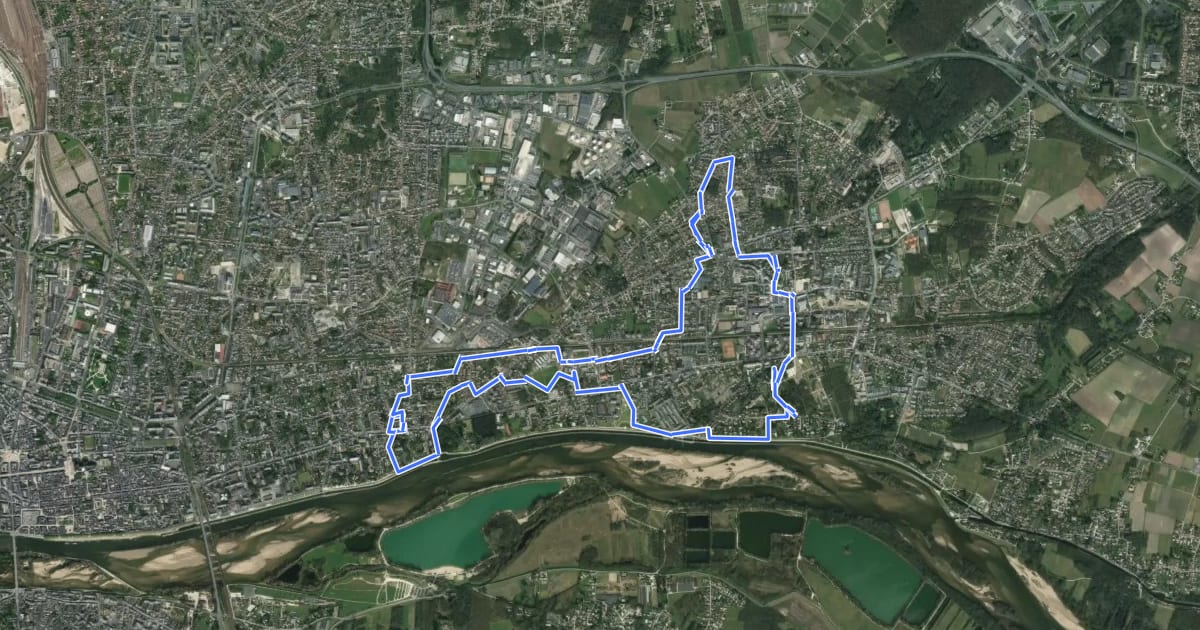 Маршрут Boucle les Parcs de Saint-Jean-de-Braye на спутниковом снимке