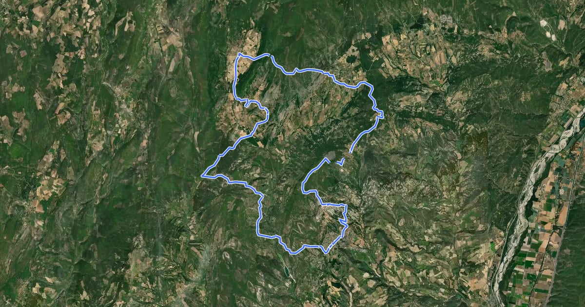 Маршрут Boucle VTT dans le Pays de Forcalquier-Montagne de Lure 193-1 на спутниковом снимке