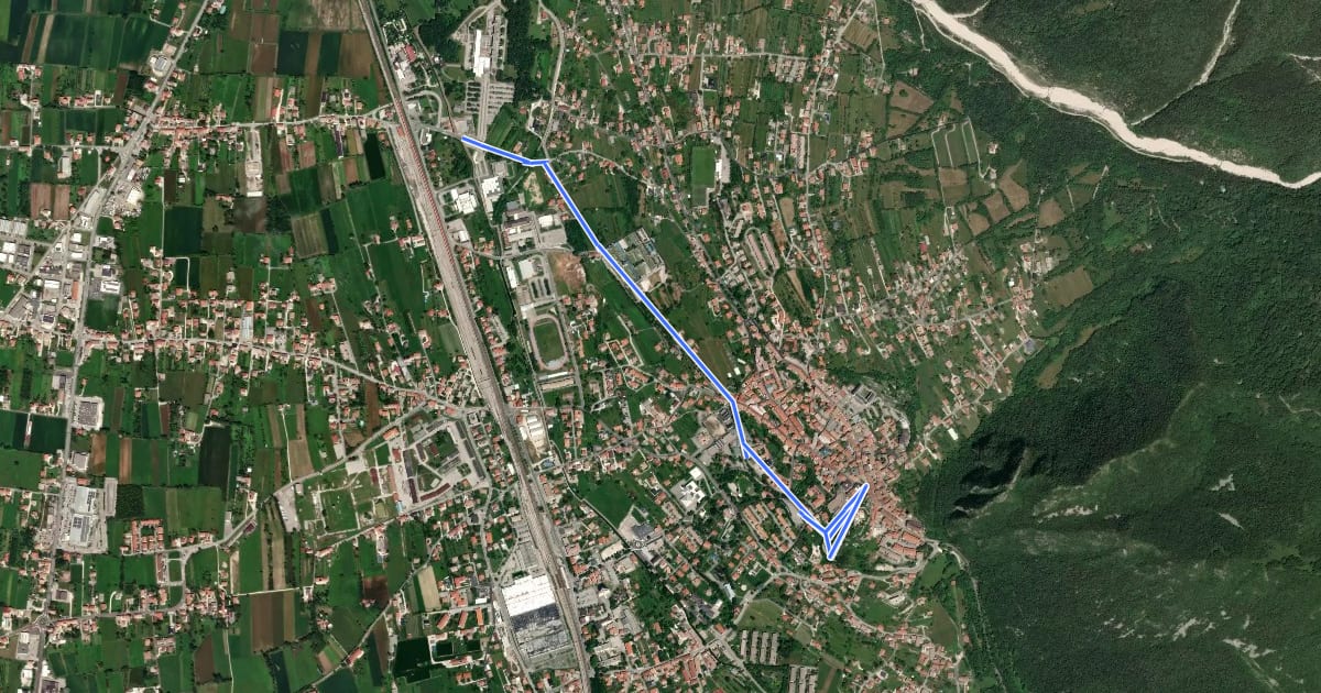 Маршрут CAAR-Gemona centro на спутниковом снимке