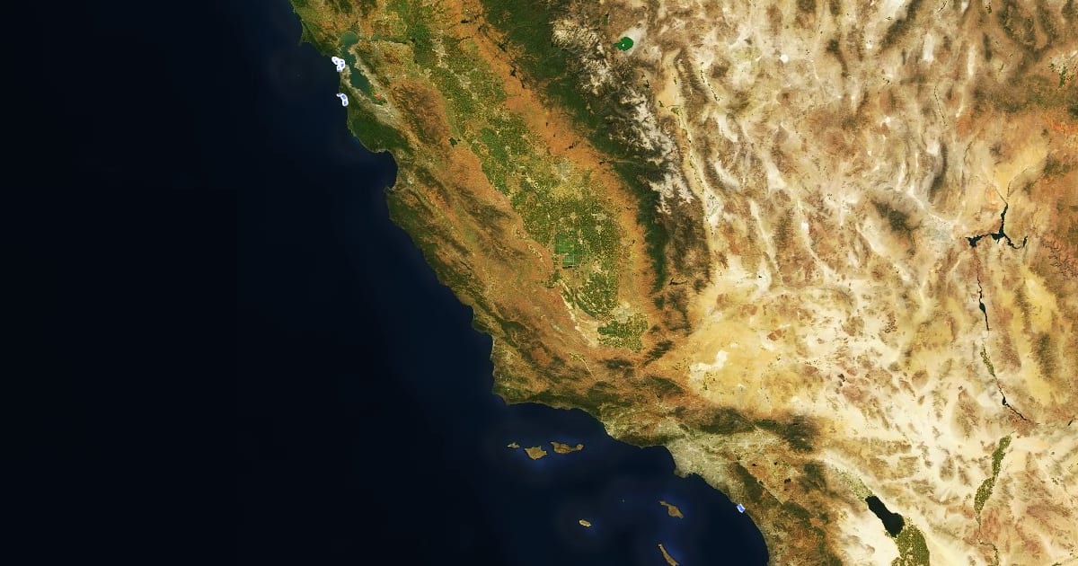 Маршрут California Coastal Trail на спутниковом снимке