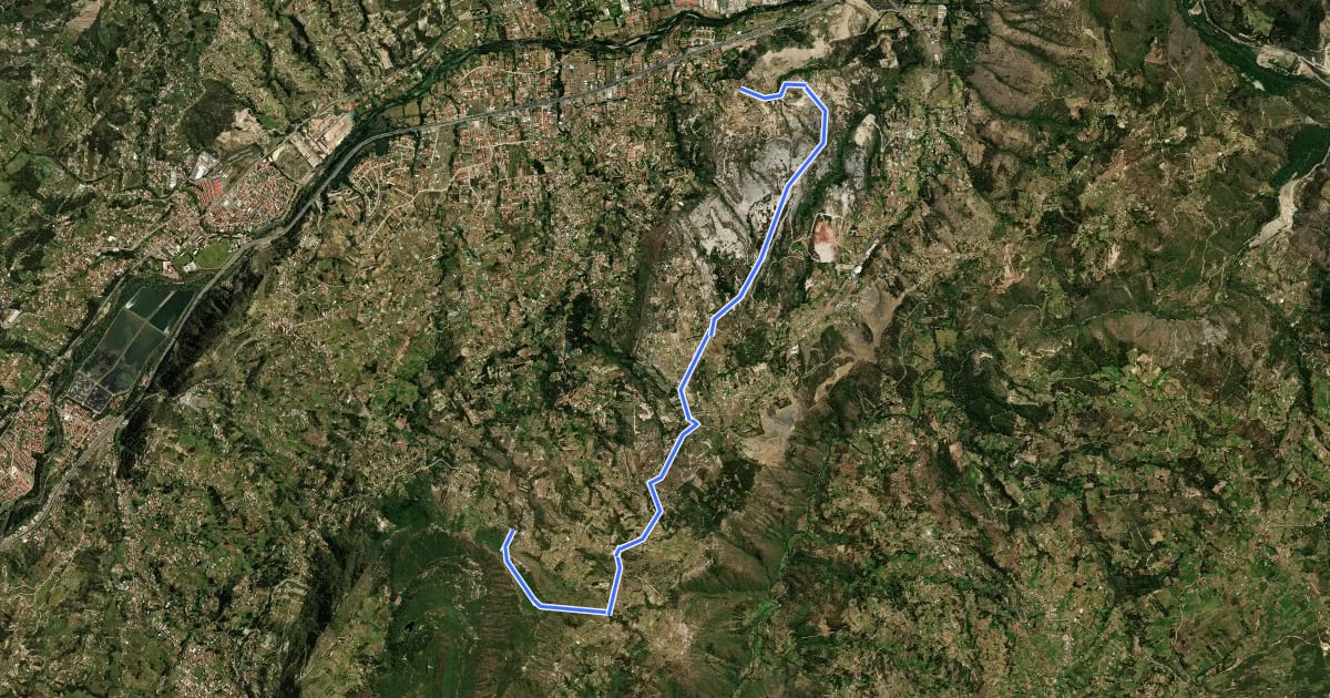 Маршрут CaminANTES Ruta 4: Cerro Plateado - Cerro Guagualzhumi на спутниковом снимке