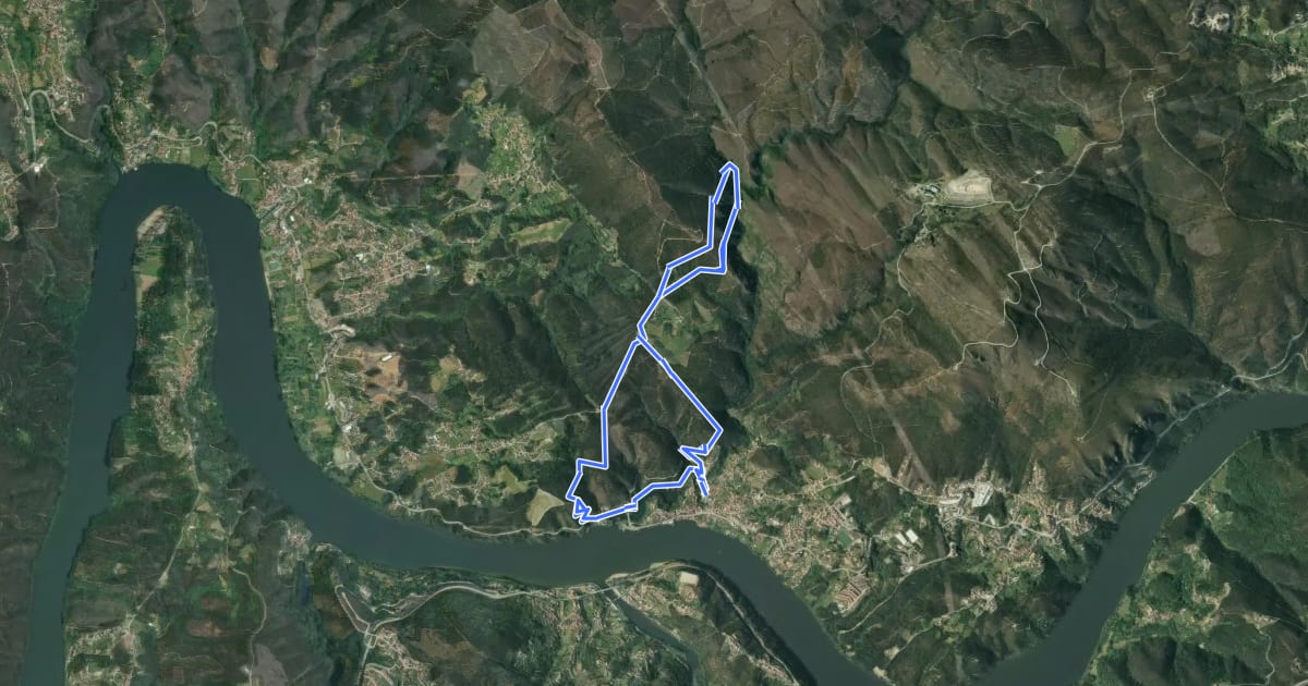 Маршрут Caminhos do Rio Mau – Terra da Apicultura на спутниковом снимке