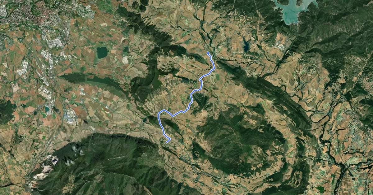 Маршрут Camino natural de conexión por el Valle de Unciti entre el Camino de Santiago Francés y la Vía Verde del Irati на спутниковом снимке