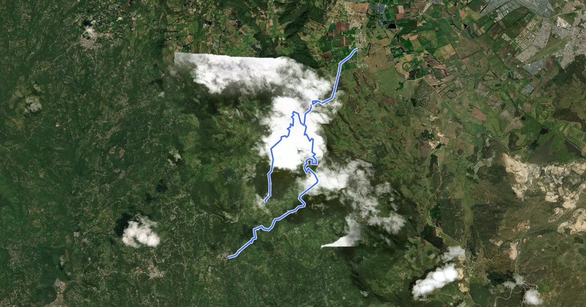 Маршрут Camino real Tena - Bojacá на спутниковом снимке