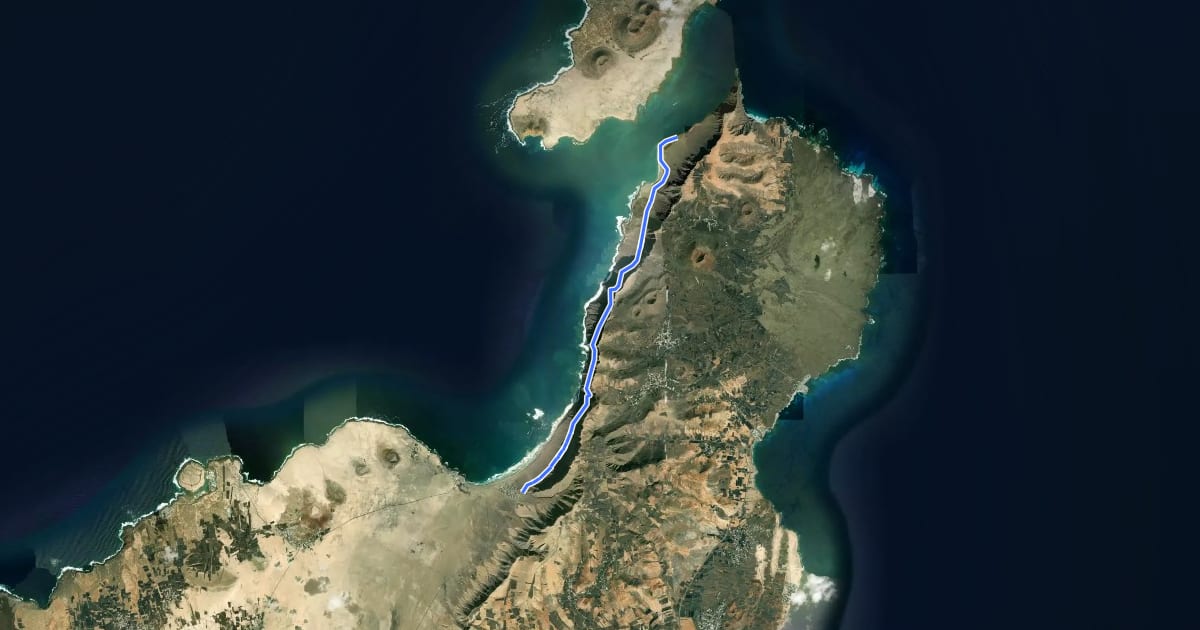 Маршрут Camino Risco Famara на спутниковом снимке