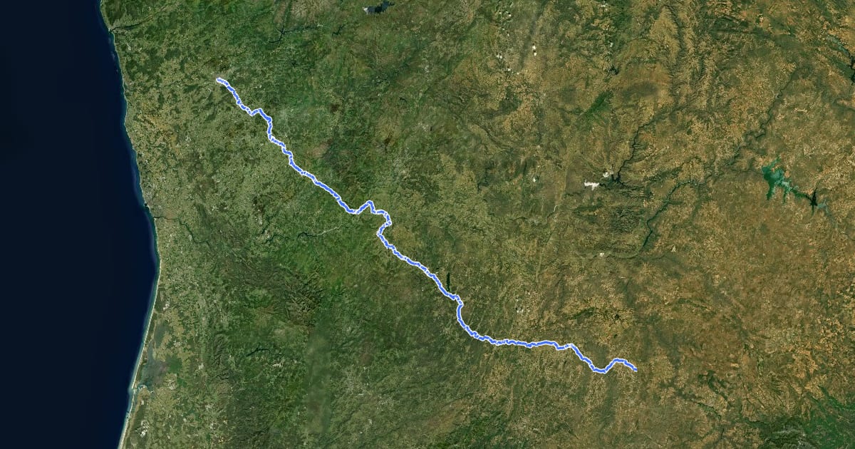 Маршрут Camino Torres - 02 Caminho de Don Diego de Torres Villarroel на спутниковом снимке