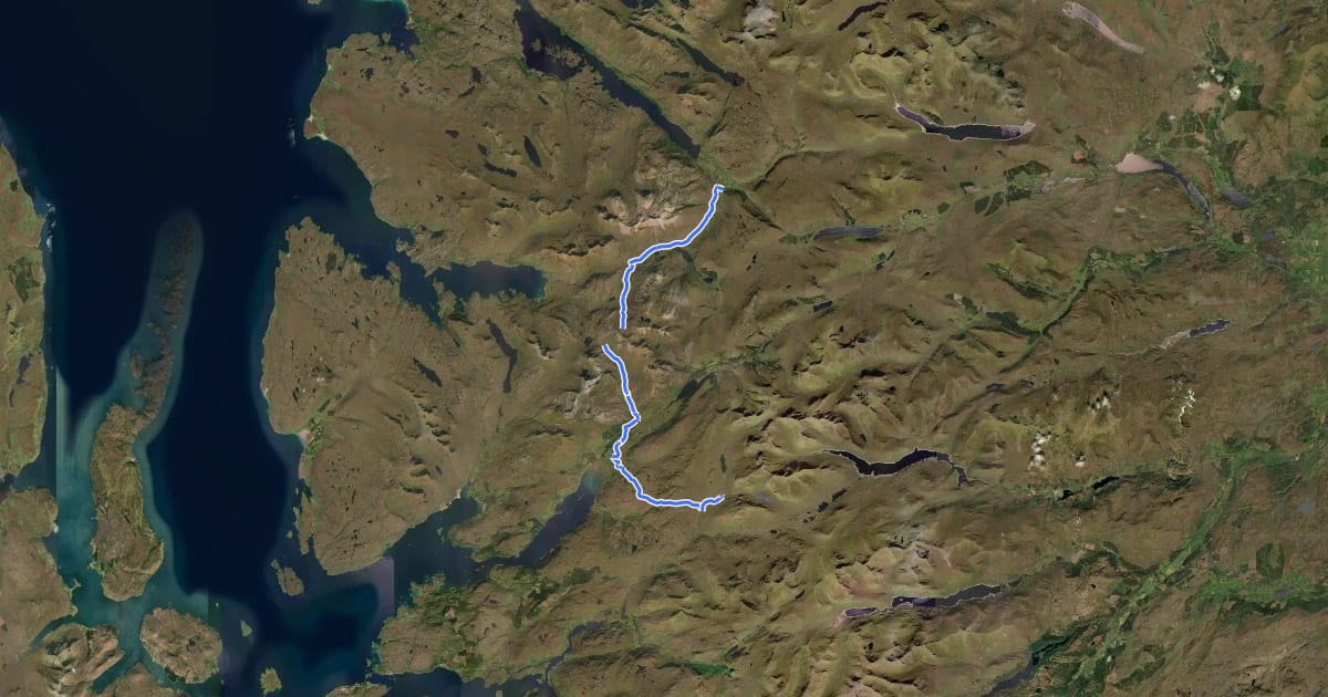 Маршрут Cape Wrath Trail (Bendronaig → Strathcarron → Kinlochewe) на спутниковом снимке