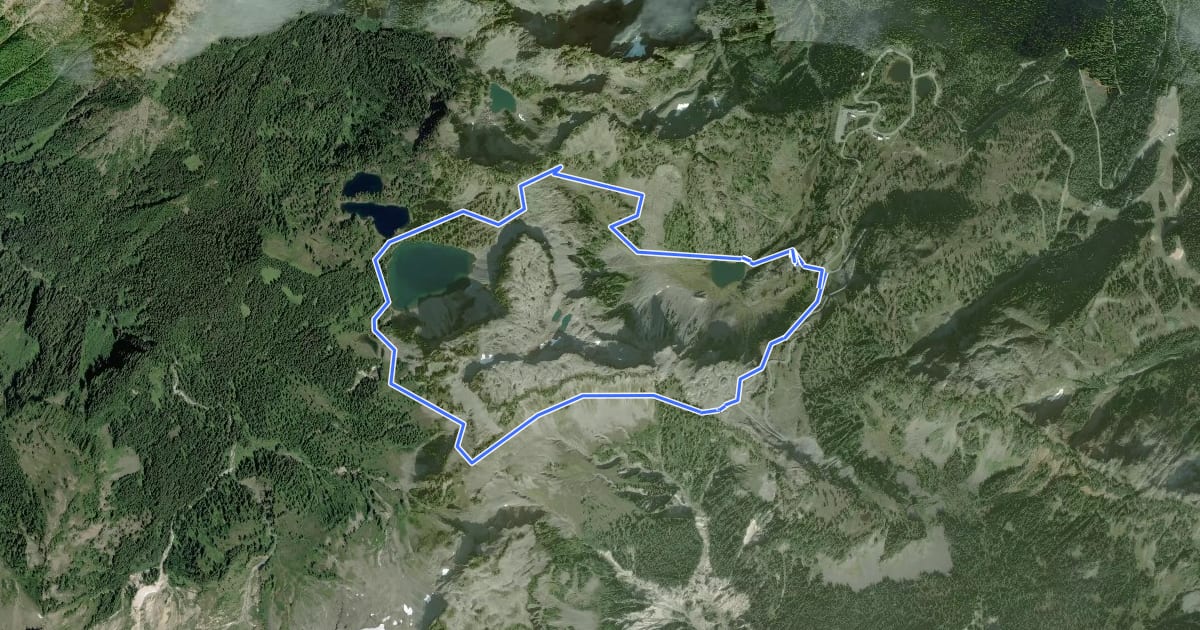 Маршрут Chain Lakes Loop Trail на спутниковом снимке