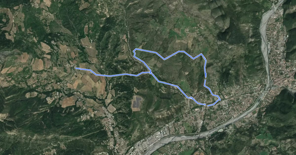 Маршрут Champtercier et la balade du Rouveiret на спутниковом снимке