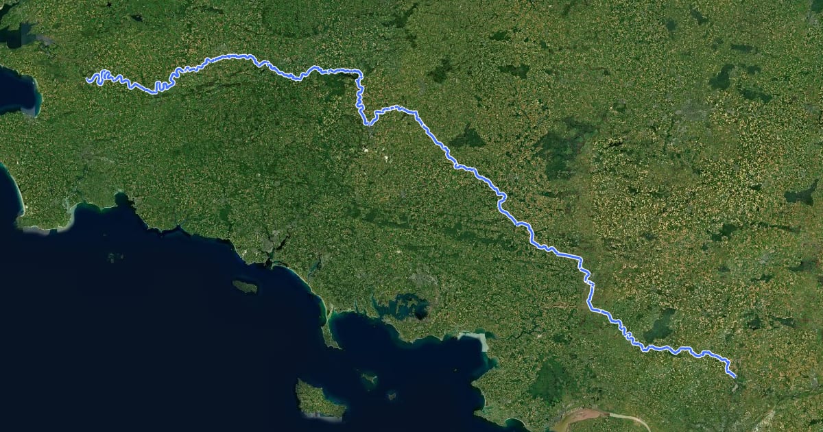 Маршрут Chemin de Halage du Canal de Nantes à Brest на спутниковом снимке