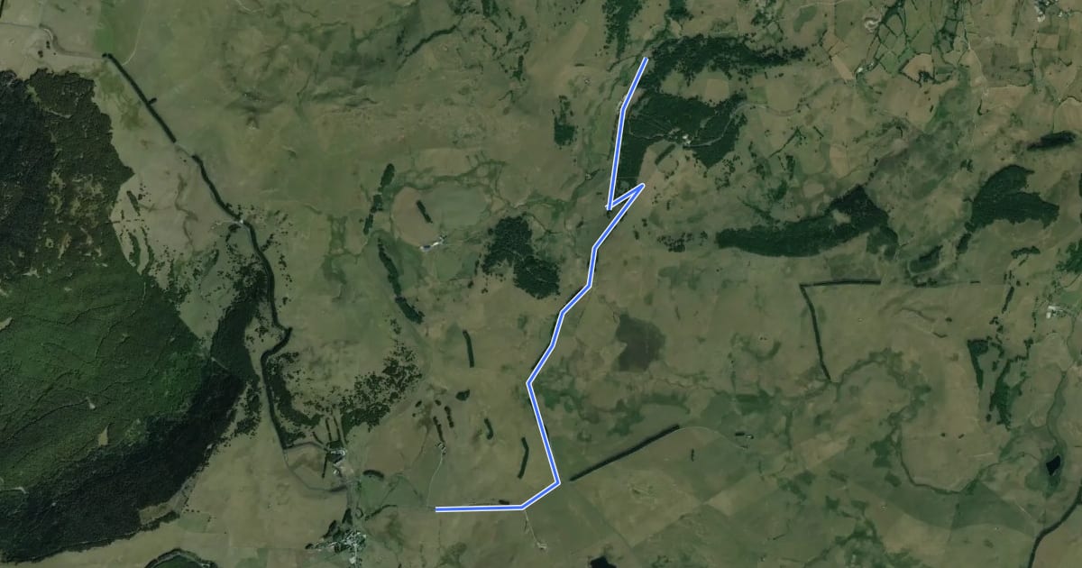 Маршрут chemin de Saint-Jacques-de-Compostelle pour randonneurs avec animaux (chien, ane, cheval) ou VTT на спутниковом снимке