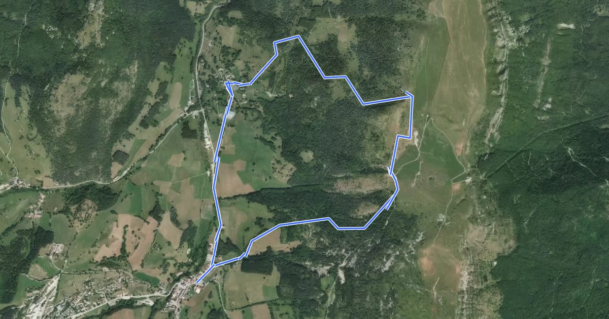 Маршрут Chemin patrimonial de la montagne du Laud на спутниковом снимке