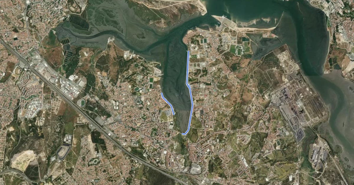 Маршрут Ciclovias do Passeio Ribeirinho da Baía do Seixal на спутниковом снимке